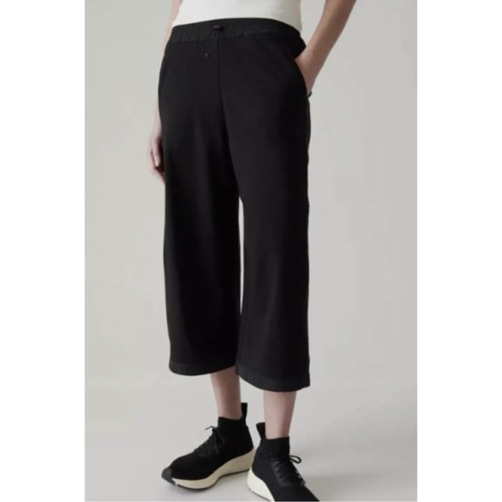 Athleta Triumph Hybrid Wide Leg crop pants size XL/T black